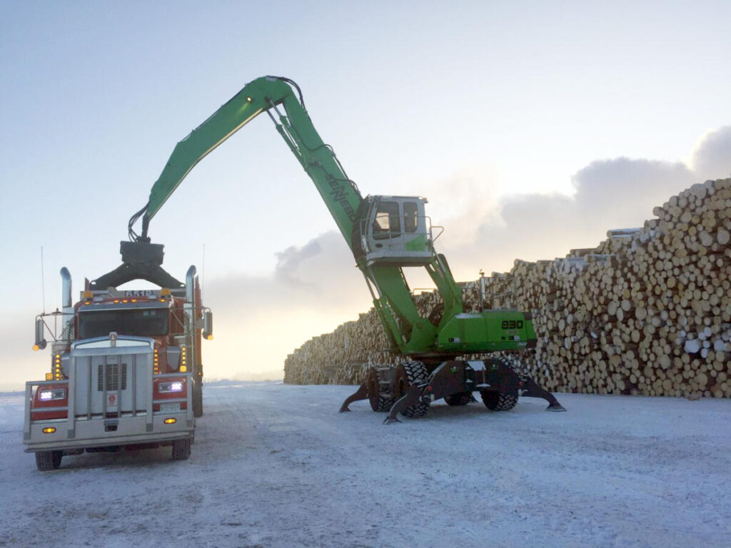 From their elevated viewpoint in the SENNEBOGEN Maxcab, Edgewood’s operators are better equipped to unload log trucks safely, efficiently, and around the clock.
