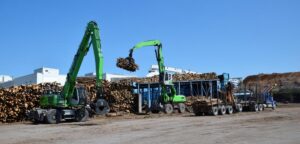 Mark Farrow credits his team of factory-trained technicians for the long life and reliability of his log-handling fleet.