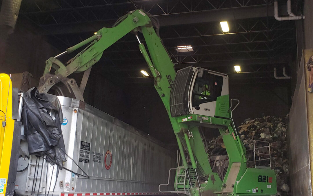 Gaeta Recycling Achieves Faster Loading Cycles, Lower Facility Costs With SENNEBOGEN Purpose-Built Waste Handler.