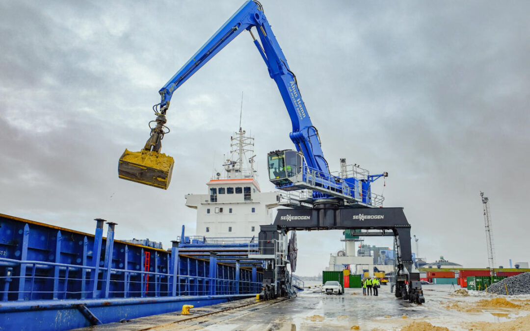 Increased Capacity Achieved When Swedish Port Orders Electrically Powered SENNEBOGEN 875 E